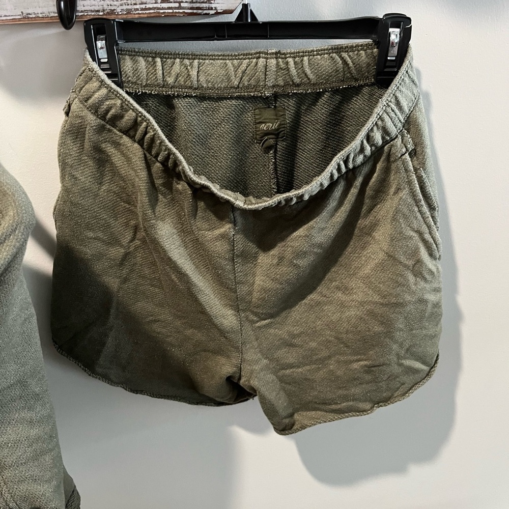 Aerie Endless Summer Green Sweatshirt and Shorts Set - Picture 5 of 8